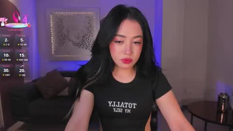 Snapshot of katieangel1 chatting on 10-22-25, 11:21 katieangel1 online show from 10-22-25, 11:21