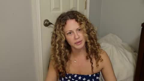 Snapshot of katiecoxxwell chatting on 03-22-26, 02:15 Katie Coxxwell online show from 03-22-26, 02:15