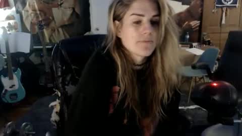 Katie online show from 11-07-25, 04:56