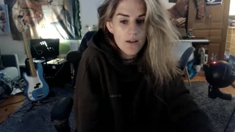 Katie online show from 06-04-26, 04:51