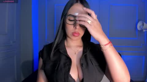 Kate Stonne online show from 01-18-26, 05:28