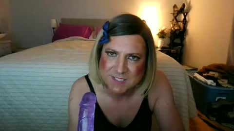 katieutopia online show from 11-08-25, 03:50