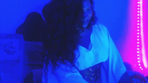 Snapshot of katiuskaxoxo chatting on 05-22-26, 01:02 Katiuska online show from 05-22-26, 01:02