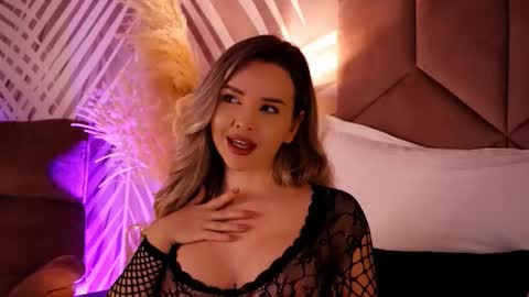 Snapshot of katjolie chatting on 10-10-25, 07:57 KatJolie online show from 10-10-25, 07:57