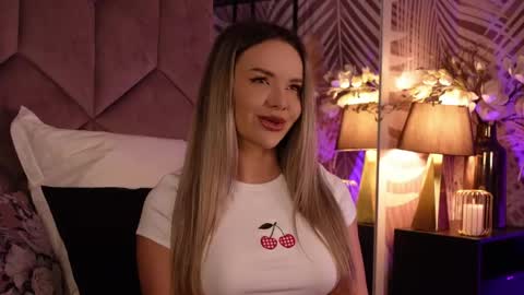 Snapshot of katjolie chatting on 05-18-26, 07:20 KatJolie online show from 05-18-26, 07:20