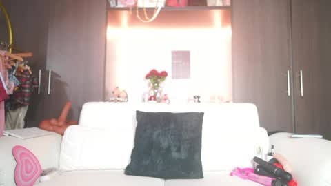 Snapshot of katlyn_martins chatting on 05-16-26, 06:50 K A T L Y N online show from 05-16-26, 06:50