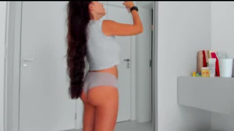 Snapshot of katrin_fit chatting on 04-06-26, 05:03 Katrin online show from 04-06-26, 05:03