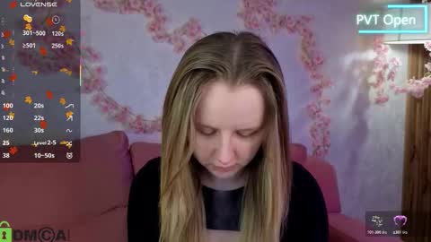 Snapshot of katrina_bail chatting on 12-01-25, 12:59 Katrina Bail online show from 12-01-25, 12:59