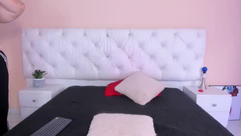 Katte online show from 11-25-25, 01:22