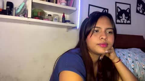 Snapshot of kattia_23 chatting on 10-15-25, 07:03 kattia online show from 10-15-25, 07:03