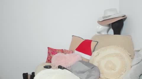 Snapshot of kattiafox chatting on 01-12-26, 05:40 Kattia Fox online show from 01-12-26, 05:40