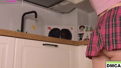 Snapshot of kattikiss chatting on 06-25-26, 07:40 I dont know whats gonna happen today but my name is Katty and lets start being friends online show from 06-25-26, 07:40