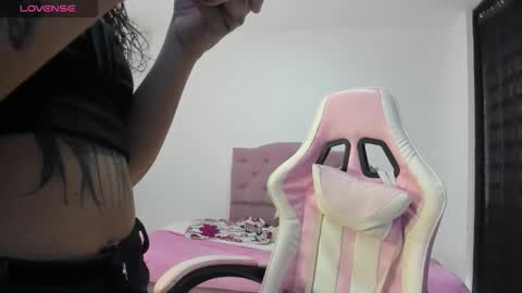 Snapshot of kattysweet__ chatting on 11-03-25, 02:07 online show from 11-03-25, 02:07
