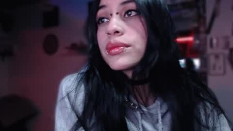 Snapshot of kattze chatting on 01-22-25, 03:20      online show from 01-22-25, 03:20