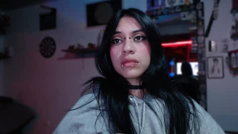 Snapshot of kattze chatting on 01-22-25, 06:20      online show from 01-22-25, 06:20