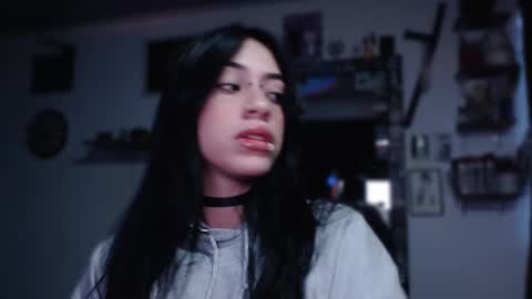 Snapshot of kattze chatting on 01-23-25, 11:26      online show from 01-23-25, 11:26