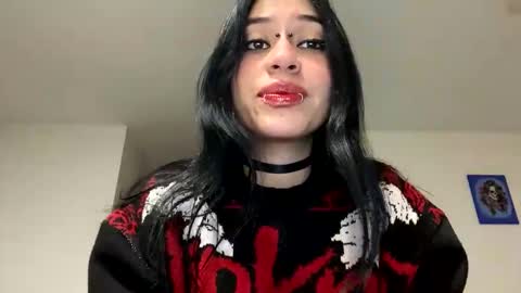 Snapshot of kattze chatting on 01-26-25, 05:45      online show from 01-26-25, 05:45