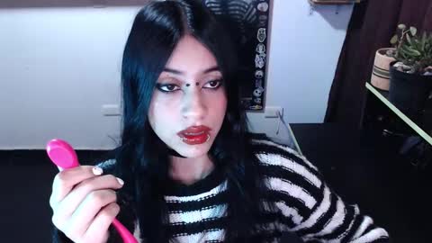 Snapshot of kattze chatting on 02-17-25, 03:25      online show from 02-17-25, 03:25