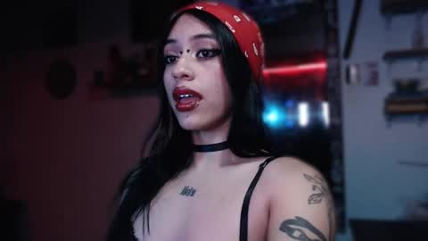 Snapshot of kattze chatting on 02-24-25, 08:25      online show from 02-24-25, 08:25