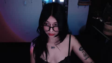 Snapshot of kattze chatting on 03-03-25, 05:20      online show from 03-03-25, 05:20