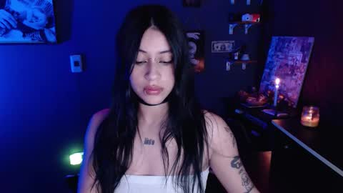 Snapshot of kattze chatting on 10-26-25, 10:47      online show from 10-26-25, 10:47