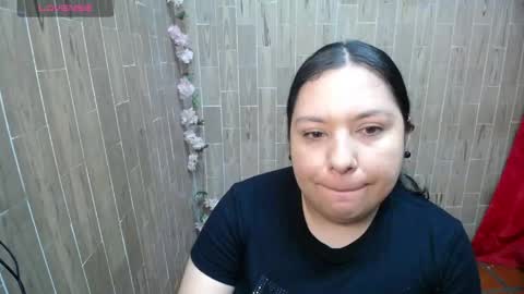 Snapshot of katy2425 chatting on 05-22-26, 04:52 Katy online show from 05-22-26, 04:52