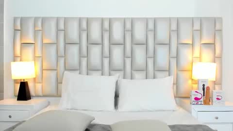 katy blonde girl and paola big boobs online show from 12-22-25, 08:17