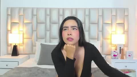 katy blonde girl and paola big boobs online show from 06-01-26, 07:48