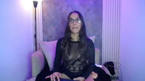 Snapshot of katy_sins chatting on 10-06-25, 12:35 Katy online show from 10-06-25, 12:35