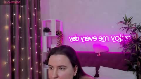 Kate online show from 03-25-26, 05:57