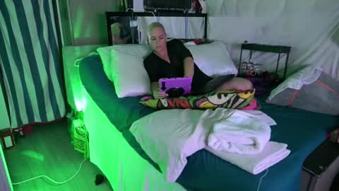 Snapshot of katycouple69 chatting on 03-08-26, 07:12 katycouple69 online show from 03-08-26, 07:12