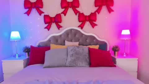 katymeaw online show from 05-19-26, 01:56