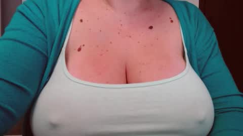 Snapshot of katynextdoor chatting on 11-05-25, 02:33 Katy online show from 11-05-25, 02:33