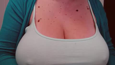 Snapshot of katynextdoor chatting on 11-13-25, 02:54 Katy online show from 11-13-25, 02:54