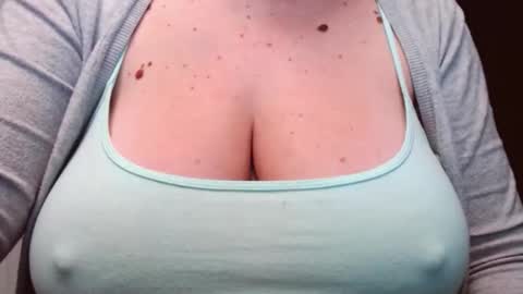 Snapshot of katynextdoor chatting on 11-20-25, 03:18 Katy online show from 11-20-25, 03:18