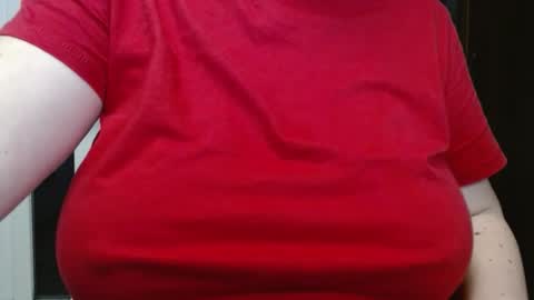 Snapshot of katynextdoor chatting on 11-24-25, 04:01 Katy online show from 11-24-25, 04:01