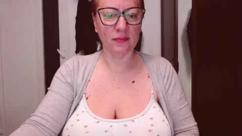 Snapshot of katynextdoor chatting on 12-02-25, 03:01 Katy online show from 12-02-25, 03:01