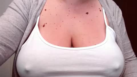 Snapshot of katynextdoor chatting on 12-16-25, 05:12 Katy online show from 12-16-25, 05:12