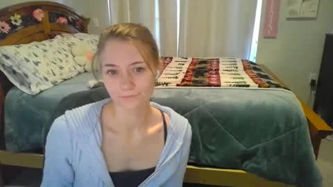 Snapshot of katynowhere chatting on 02-12-25, 12:05 Katy online show from 02-12-25, 12:05