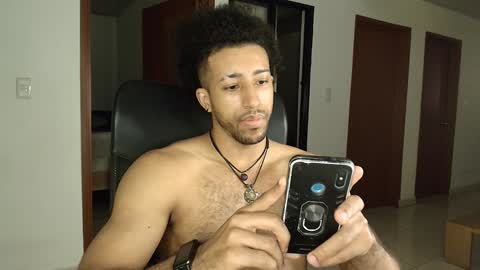 Snapshot of kaurilop chatting on 12-17-24, 03:17 Kauri Lop online show from 12-17-24, 03:17