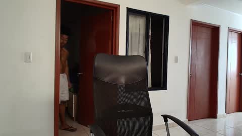 Snapshot of kaurilop chatting on 12-25-24, 02:13 Kauri Lop online show from 12-25-24, 02:13