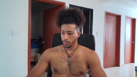 Snapshot of kaurilop chatting on 12-26-24, 01:54 Kauri Lop online show from 12-26-24, 01:54