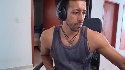 Snapshot of kaurilop chatting on 12-27-24, 02:12 Kauri Lop online show from 12-27-24, 02:12