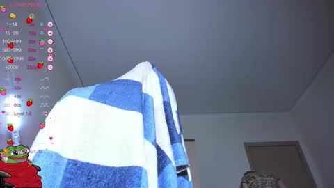 Snapshot of kawaii_power_uwu chatting on 01-29-25, 03:37 Kira-chan online show from 01-29-25, 03:37