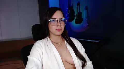 Kay online show from 02-05-26, 01:43