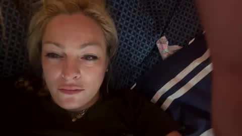 Snapshot of kay_la chatting on 09-21-25, 11:45 kay_la online show from 09-21-25, 11:45