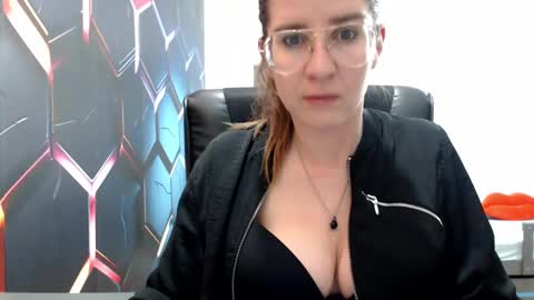 Snapshot of kayalips chatting on 01-10-25, 04:41 KayaLips online show from 01-10-25, 04:41