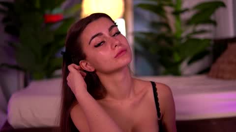 Snapshot of kaylabray chatting on 10-22-25, 03:29 kaylabray online show from 10-22-25, 03:29