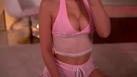 Snapshot of kaylabray chatting on 11-19-25, 06:57 kaylabray online show from 11-19-25, 06:57