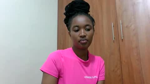 Snapshot of kaylar005 chatting on 05-26-26, 04:47 kaylar online show from 05-26-26, 04:47